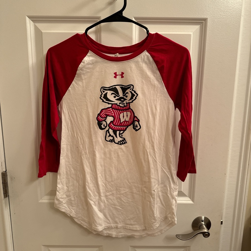 Wisconsin Under Armour baseball tee size xs